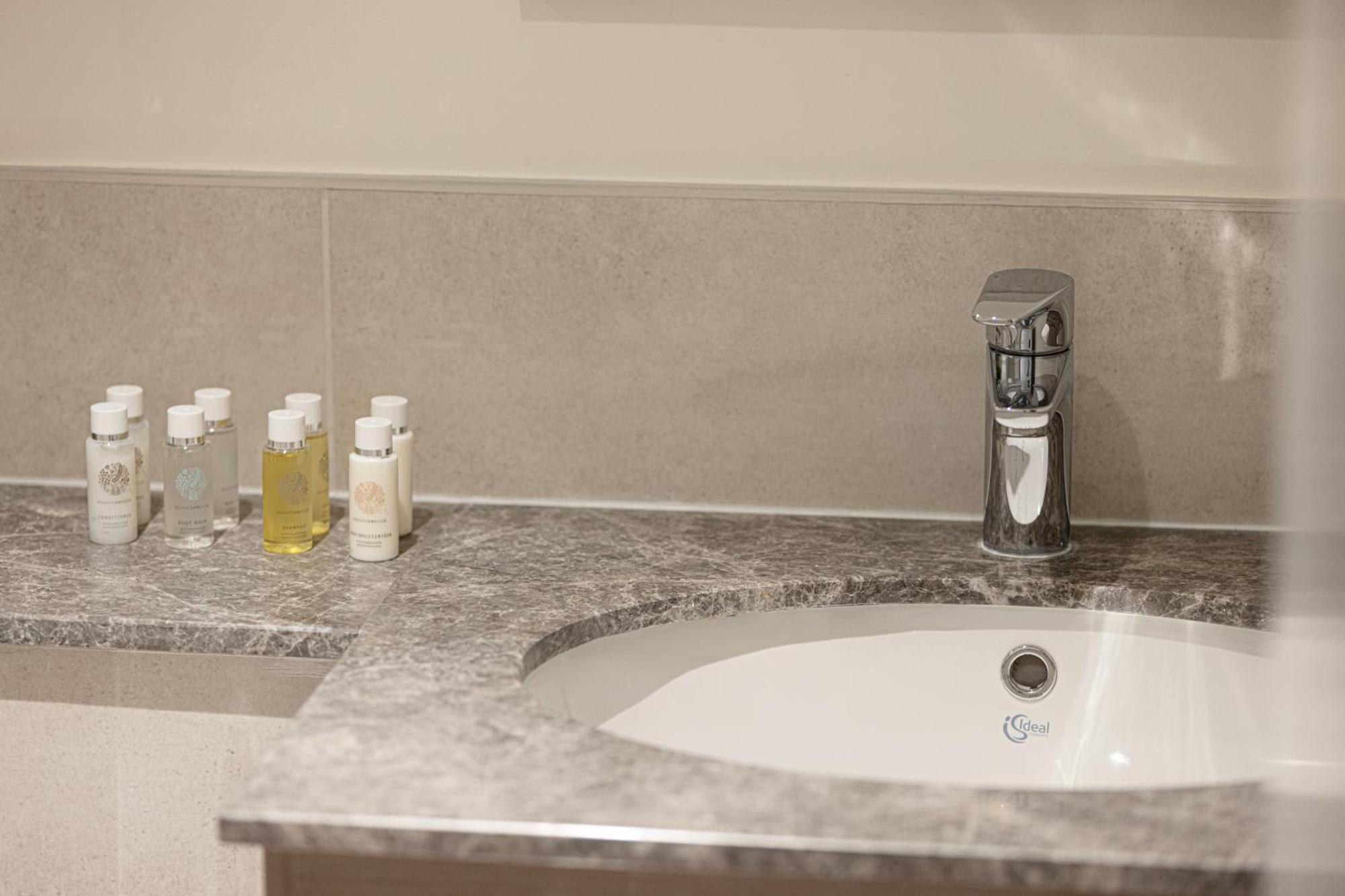 Magnificent - Stylish 3 Bedroom Retreat With A Burj Khalifa View Apartment *